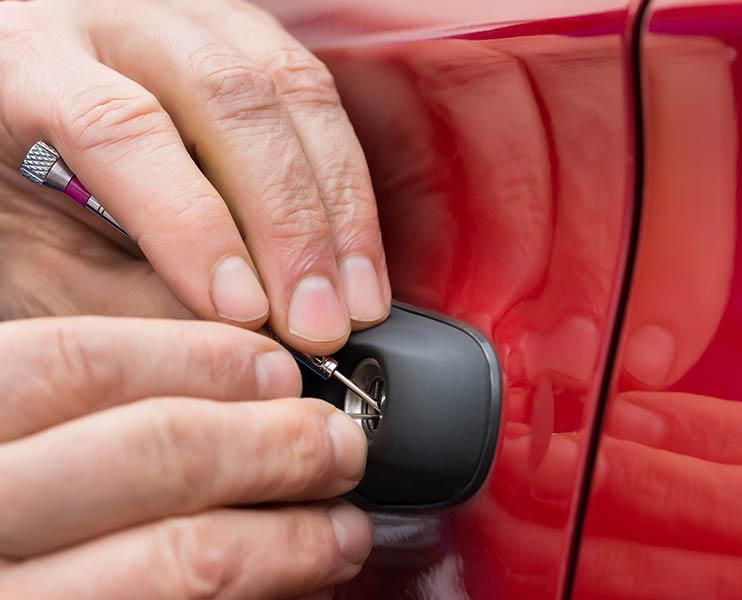 Auto locksmith and car lock services